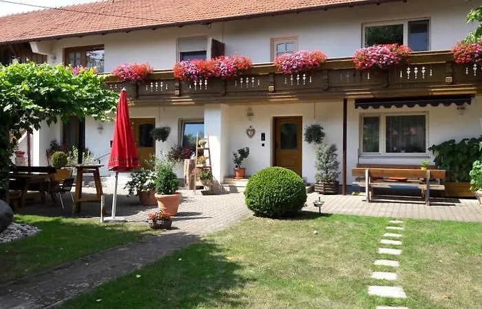 Zum Krug, Messe Muenchen بيت ضيافة 3*